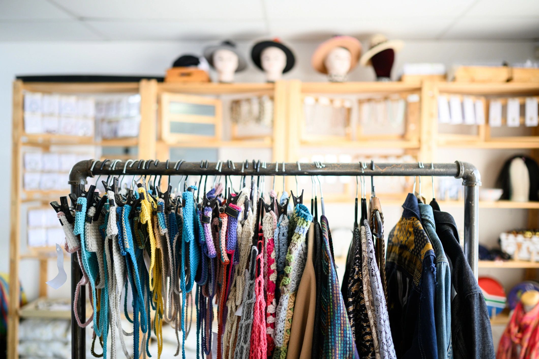 Retail-style apparel display for branded merchandise